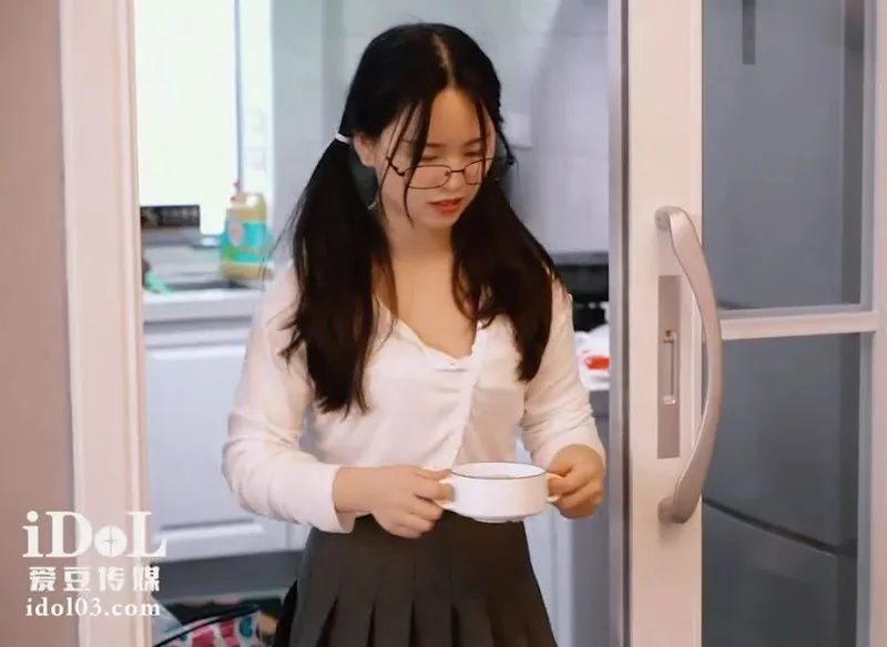 Tí tẹo về quê ăn tết bị bố dượng nện vì càng lớn càng ngon
